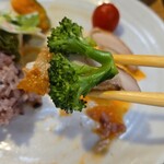 キッチン ブルー グローブ - ブロッコリー添えて