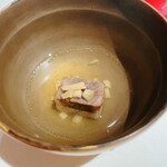 ニシムラ鮨TAKA - 牛ホホ肉　松茸　発酵スープ