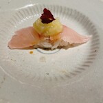 ニシムラ鮨TAKA - シマアジ。柚子胡椒がうまくきいてる。揚げなすとの相性もよい。