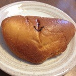 クリームパン（130円）