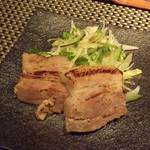 Ukidono - 強肴(せんだんコース)；豚三枚肉の塩麹焼：脂が甘い！ @2014/05/17
