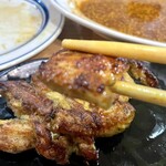 キッチン あずま - 表面はパリッと♡お肉は柔らかくジューシ〜♪♡