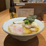 ジャパニーズ ラーメン 五感 - 特上醤油らぁめん¥1900、瓶ビール（小）¥500