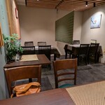 さかな処 和 - 小綺麗な店内