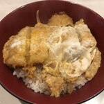 丸栄 - カツ丼。