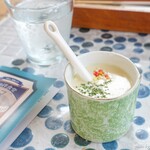 洋食堂マキシムカフェ - 2023年11月　有頭エビ付きプレートのスープ