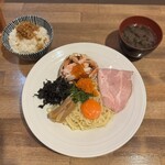 酒肴場 屯 - 【限定】香箱蟹のまぜそば¥1500、白ご飯¥200