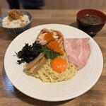 酒肴場 屯 - 【限定】香箱蟹のまぜそば¥1500、白ご飯¥200
