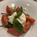 CHELSEA - アメーラトマトとプラータチーズのカプレーゼ