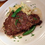 クッチーナ笑多 - ２０１４年５月１４～１７日のランチ「ポークソテー   アロマティカ(赤ワインとシナモンで漬け込んであります）」（１，０００円）サラダ・パン（足りなければライスも）・コーヒーor紅茶付