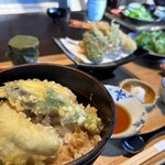 日本料理 滴翠 - 天麩羅丼サクサクがいい感じです。