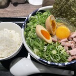 節骨麺 たいぞう - 