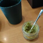 無添くら寿司 鳥取トリニティモール店 - 山葵は好みでトッピング。