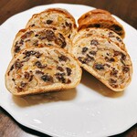 グランディール - 料理写真:ほぼ！シュトーレンなフルーツとクルミのブロート