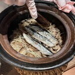 動悸 - 秋刀魚ときのこの土鍋ご飯【一合】　2,068円