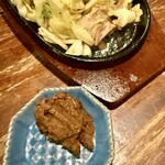 西屋 - 野菜炒め。味噌でいただきます。