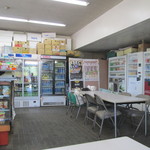 三ツ沢公園第1レストハウス  - 雑然とし過ぎな店内(笑)