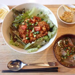 トーコーキッチン - タコライス 副菜二品、豚汁