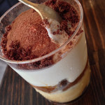 ジェラテリア アクオリーナ - ティラミス UP