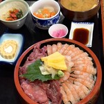 源七 くろとり食堂 - 本マグロ中落＆海老南蛮丼