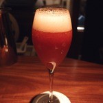 BARすがはら - 苺のシャンパーニュカクテル