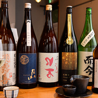 豊富な焼酎・日本酒のほか、インスタ映えドリンクまで幅広く展開