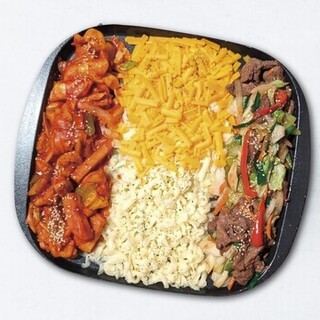 お肉から海鮮、一品、ご飯系まで多彩な本格韓国料理をご用意！