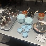 煮干しのビリー - 店内中央サービスコーナー(漬物・ステッカー)