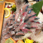 刺身と寿司 魚や一丁 - 活き活きサバのおつくり！