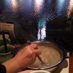 鳥善  - 和服美人が取り分けてくれます