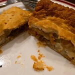 シャーロックホームズ - 英国風ミートパイ　焼き立て海鮮パイ