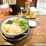 博多とんこつ 天神旗 - 超博多&にんにく