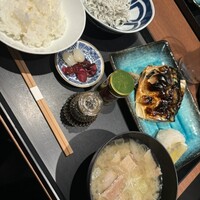魚坐 - 