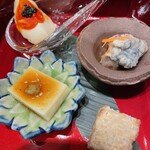 魚乃福 - お通しはステキな盛り付け