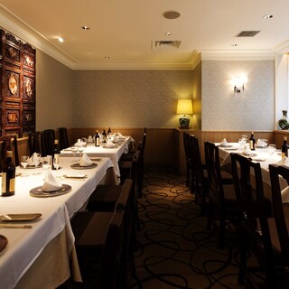 接待や会食、お祝いの席や同窓会など様々なシーンで