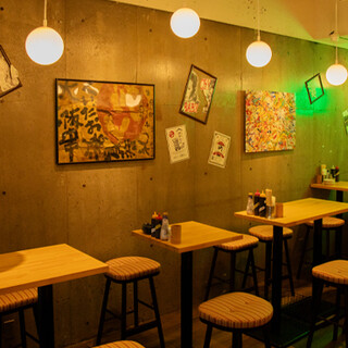 お一人様～少人数の飲み会に！テラス席は大人数の立ち飲みにも◎