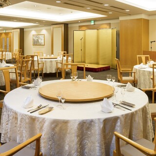 接待や会食、お祝いの席や同窓会など様々なシーンで。