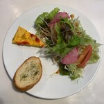 パスタハウス al dente - 前菜はランチを選ぶと付いてくる。