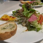 パスタハウス al dente - 割としっかりめのボリューム。