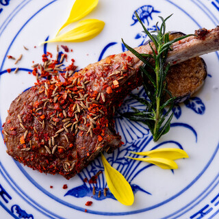 中国四川料理をベースに和と洋の要素をミックスした料理