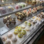 ペニーレイン - ケーキも買いたいがガマン