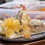 桶家乃隠居 - もってのほかと天ぷら５品