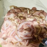 가루이자와 델리카테센 - ② 580엔: 돼지 연골 훈제