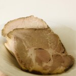 가루이자와 델리카테센 - ① 523엔: 구운 돼지고기(480엔/100g)