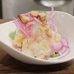 トリワイン ＰＩＫＯＳＨＨＨＵ - △(ぼんじり)ベーコンのポテサラ