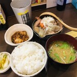 家庭料理居酒屋 よってって - ♪もつ煮込み定食 ¥800