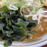 ラーメン もっけだの - 『白味噌豚骨ラーメン』のトッピング