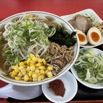 ラーメン もっけだの - 『白味噌豚骨ラーメン＆辛味噌＆ネギ＆トッピング全盛り』