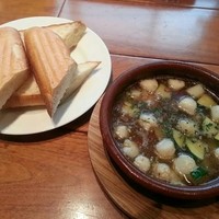 バル デ エスパーニャ ムイ 名古屋ミッドランド店 - アヒージョ＆バケット