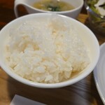 キッチン ブルー グローブ - ご飯大盛りのアップ